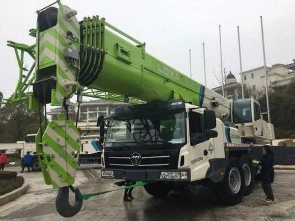 珲春市吊车租赁_好的吊车出租公司需要具备