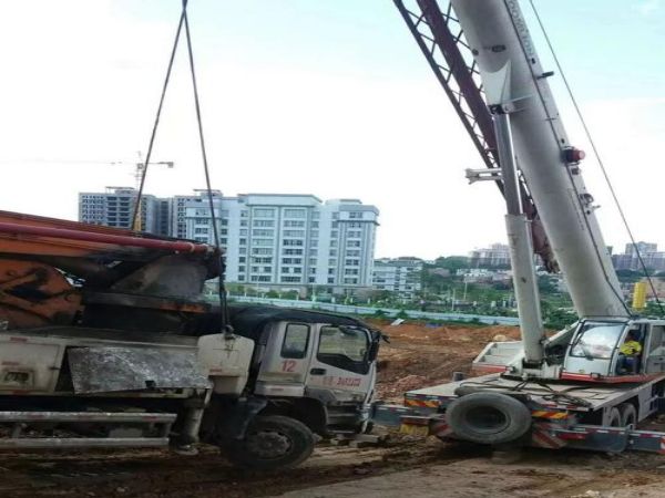 珲春市吊车出租_吊车出租公司的施工注意事项
